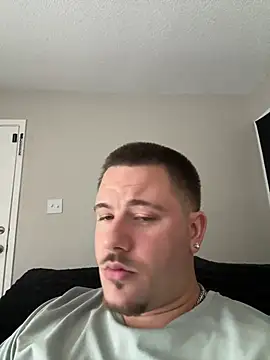 Snapshot of thepornplugz chatting on May 15, 2026, 6:04 pm thepornplugz online show from May 15, 2026, 6:04 pm