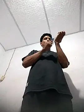 Alex Sweeting online show from November 25, 2025, 6:13 am