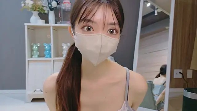 Sana-jpn online show from December 21, 2025, 12:01 pm