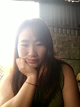 emini-xx online show from December 4, 2025, 2:43 am