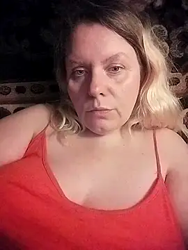 Lana-murr online show from November 19, 2025, 7:47 pm