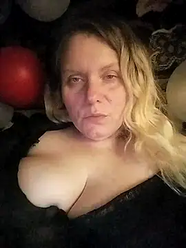 Snapshot of Lana-murr chatting on February 19, 2026, 8:16 pm Lana-murr online show from February 19, 2026, 8:16 pm