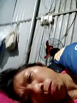 bella-la online show from October 30, 2025, 6:19 pm