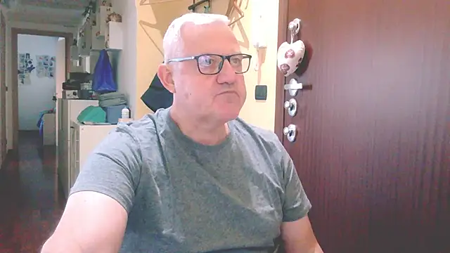 Snapshot of Diegoriv71 chatting on May 7, 2026, 4:56 pm Diegoriv71 online show from May 7, 2026, 4:56 pm