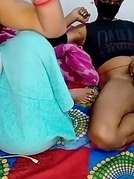 hot couple 000 online show from February 20, 2026, 3:01 pm