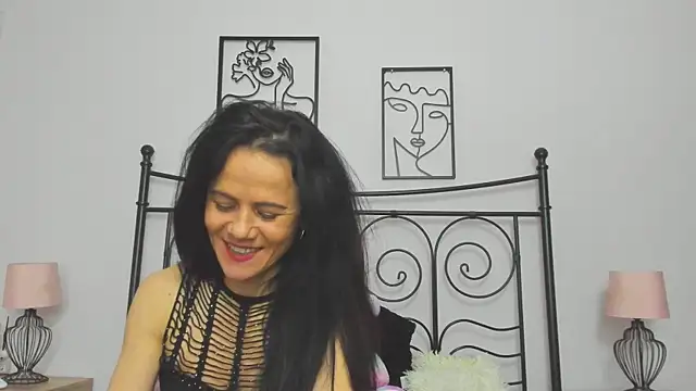 brianaflynt online show from November 3, 2025, 9:05 pm