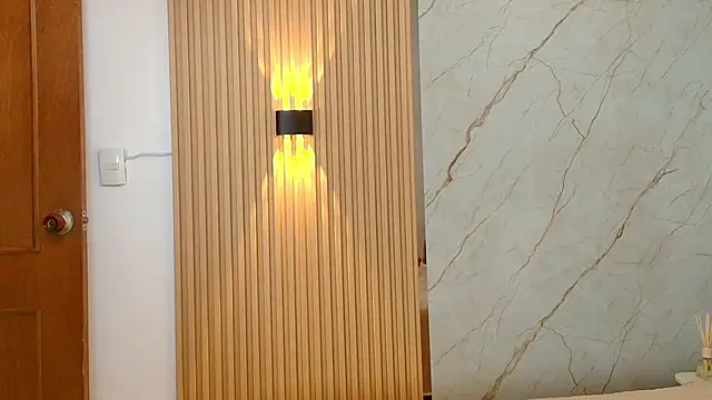 Snapshot of Madisson_Queens chatting on November 11, 2025, 4:07 pm Madisson Queens online show from November 11, 2025, 4:07 pm