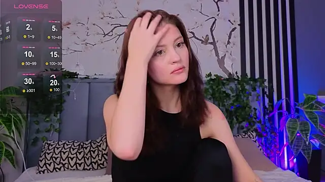 Sophie fawn online show from November 27, 2025, 12:07 pm