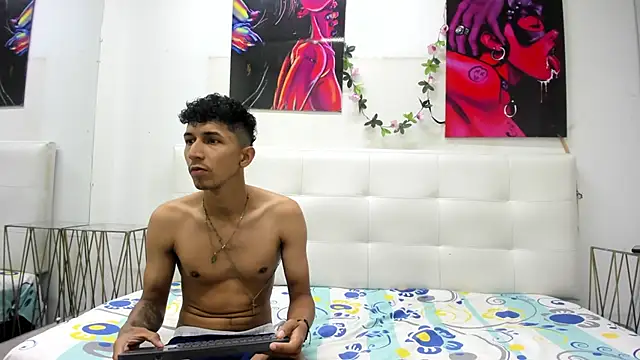 ahsly78alejandro online show from November 18, 2025, 12:53 pm