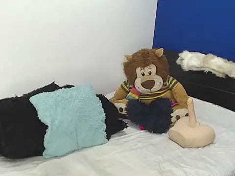 Snapshot of EmmilyConnor chatting on February 28, 2026, 1:56 pm EmmilyConnor online show from February 28, 2026, 1:56 pm