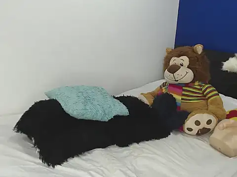 Snapshot of EmmilyConnor chatting on March 3, 2026, 2:45 pm EmmilyConnor online show from March 3, 2026, 2:45 pm