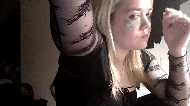 Snapshot of SilverSeductress chatting on March 6, 2026, 1:07 pm SilverSeductress online show from March 6, 2026, 1:07 pm