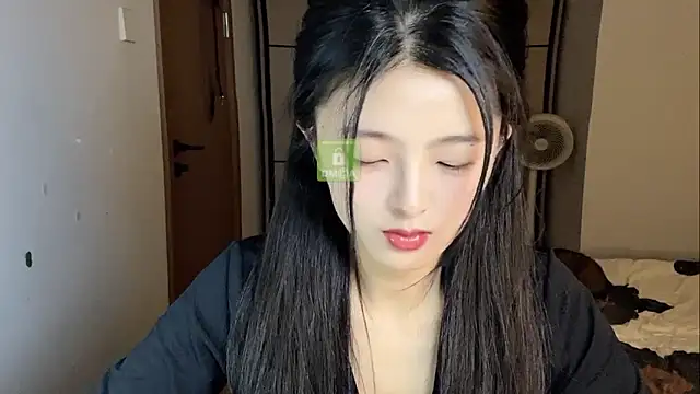 ronronner233 online show from November 25, 2025, 1:44 pm