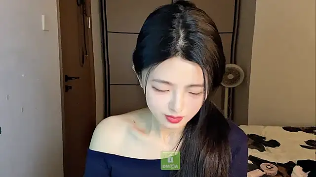 ronronner233 online show from November 26, 2025, 1:12 pm