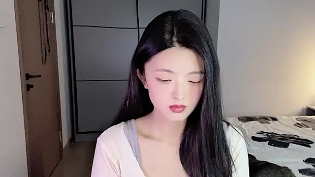 ronronner233 online show from December 3, 2025, 12:36 pm