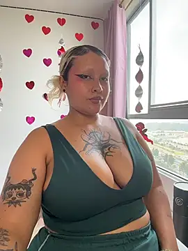 pinkbaddie777 online show from February 8, 2026, 10:13 pm