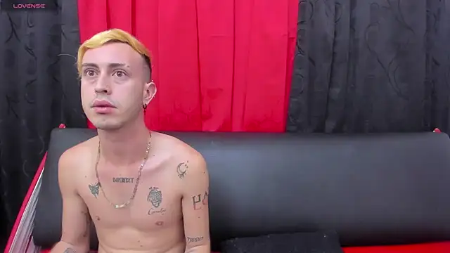 Snapshot of In_my_room_anything_goes chatting on May 18, 2026, 3:35 am In my room anything goes online show from May 18, 2026, 3:35 am