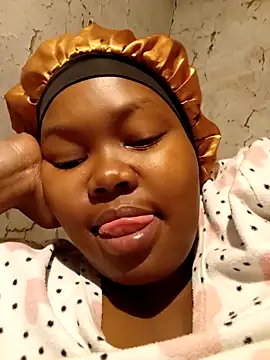 Snapshot of 3bigcuteness chatting on November 17, 2025, 12:16 am 3bigcuteness online show from November 17, 2025, 12:16 am