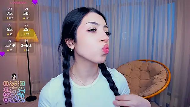 TonjaNeace online show from December 3, 2025, 4:31 am