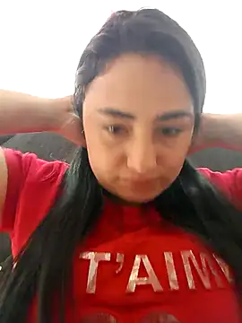 Snapshot of solandrea chatting on November 6, 2025, 3:46 pm solandrea online show from November 6, 2025, 3:46 pm