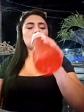 Snapshot of solandrea chatting on November 11, 2025, 3:06 am solandrea online show from November 11, 2025, 3:06 am