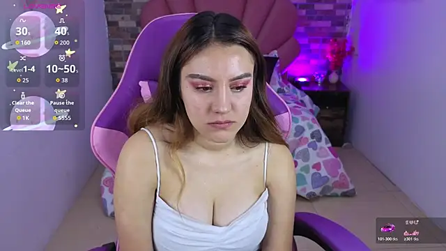 Snapshot of Adrimaretti chatting on October 31, 2025, 1:56 pm Adrimaretti online show from October 31, 2025, 1:56 pm