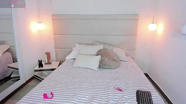 Snapshot of Lia_rosee chatting on November 28, 2025, 12:30 pm Lia rosee online show from November 28, 2025, 12:30 pm