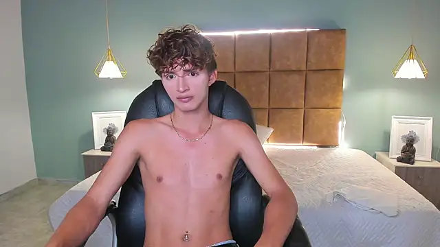 NicolasFerrer18 online show from November 11, 2025, 7:36 pm