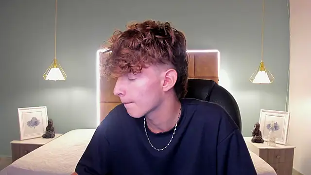 NicolasFerrer18 online show from November 17, 2025, 7:30 pm