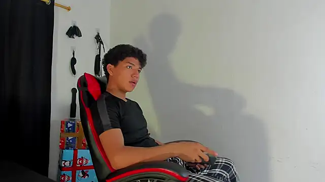 Maximiliano Khalil online show from December 14, 2025, 7:51 pm