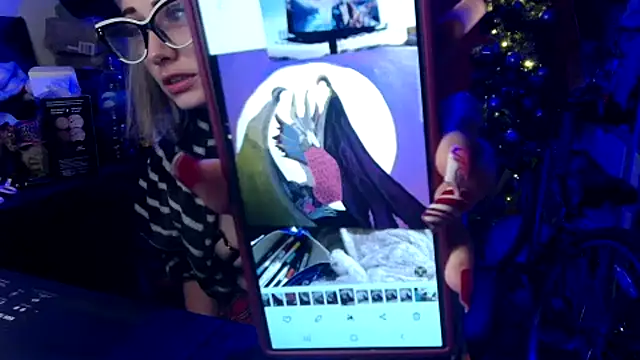 Snapshot of DaniDoodles420 chatting on December 19, 2025, 11:45 pm DaniDoodles420 online show from December 19, 2025, 11:45 pm