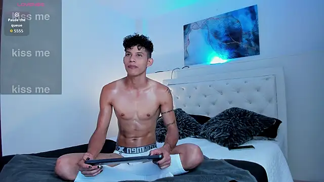 KamiSuarez online show from April 1, 2026, 6:38 pm