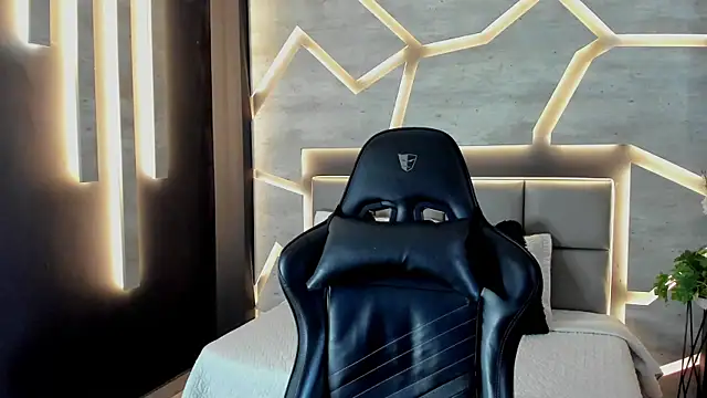 Snapshot of DakotaRussell_ chatting on February 8, 2026, 1:25 pm DakotaRussell online show from February 8, 2026, 1:25 pm