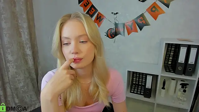 Snapshot of Melanie_Ryer chatting on October 29, 2025, 1:19 am Melanie Ryer online show from October 29, 2025, 1:19 am