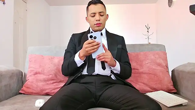 Mike Fetiche online show from November 29, 2025, 3:37 pm