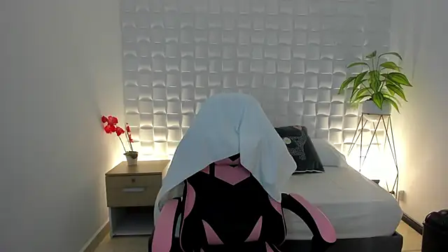 victoria 243 online show from March 3, 2026, 8:48 pm