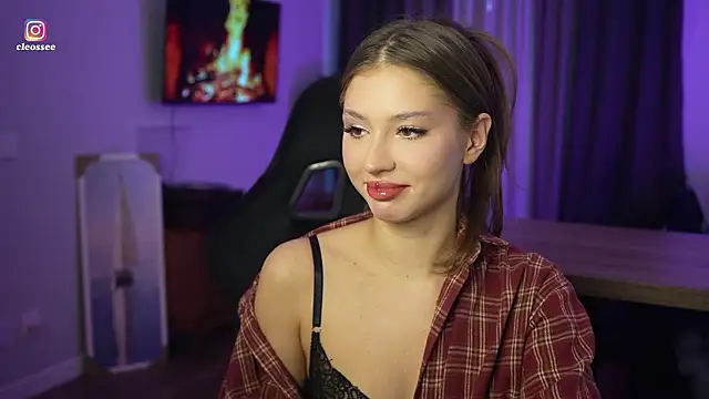 Cleose online show from March 19, 2026, 7:12 am