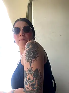 Gaby parker2 online show from October 28, 2025, 3:04 pm