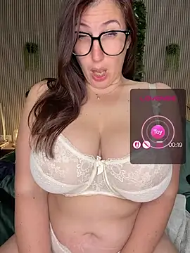 MysteryGirl   online show from May 18, 2026, 7:47 am