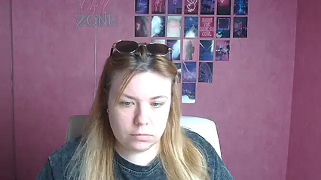 Snapshot of SusannaNight chatting on May 22, 2026, 5:25 am SusannaNight online show from May 22, 2026, 5:25 am