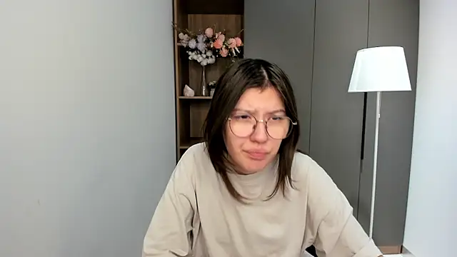 VickieChantos online show from October 30, 2025, 5:09 am