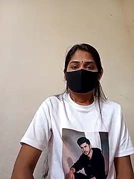 Green LaDY66 online show from November 3, 2025, 3:41 am