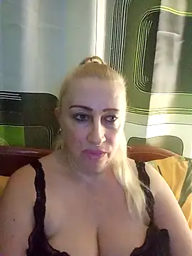 Esenia505 online show from December 2, 2025, 4:57 pm