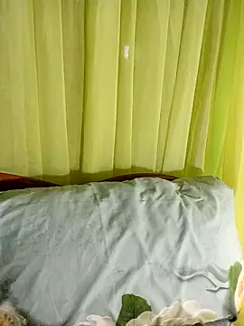 Esenia505 online show from March 8, 2026, 2:43 pm