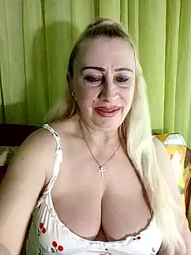 Esenia505 online show from April 17, 2026, 2:09 pm