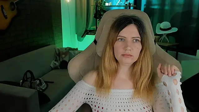 AleksaLaurent online show from November 12, 2025, 5:41 am