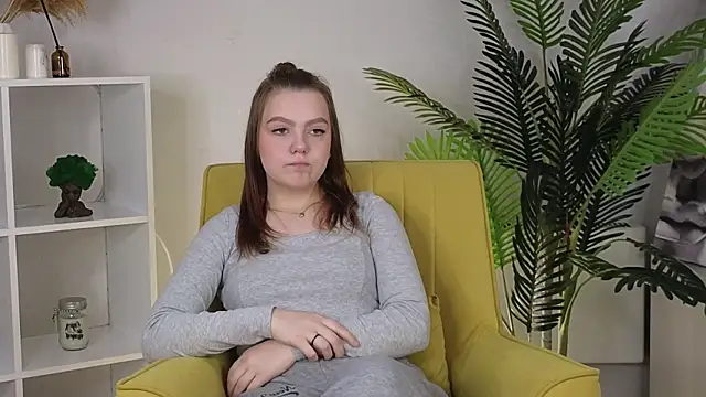 Snapshot of SeeCoonfare chatting on November 1, 2025, 11:34 am SeeCoonfare online show from November 1, 2025, 11:34 am