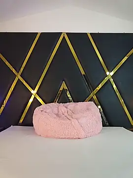 MadiisonGrey  online show from November 28, 2025, 4:04 am