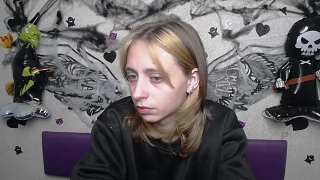 Snapshot of TracyLll chatting on October 29, 2025, 2:41 pm TracyLll online show from October 29, 2025, 2:41 pm