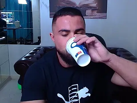 HayesWood online show from December 23, 2025, 5:38 am